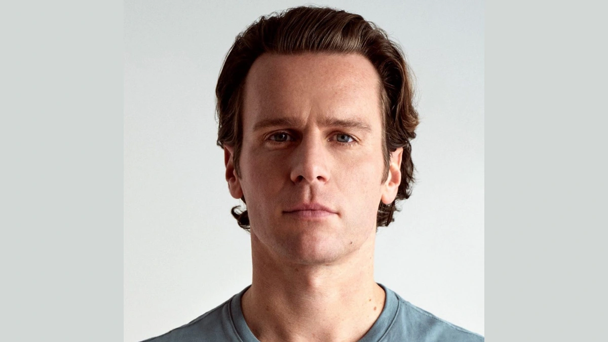 Why Jonathan Groff's Versatility Matters in Hollywood Today