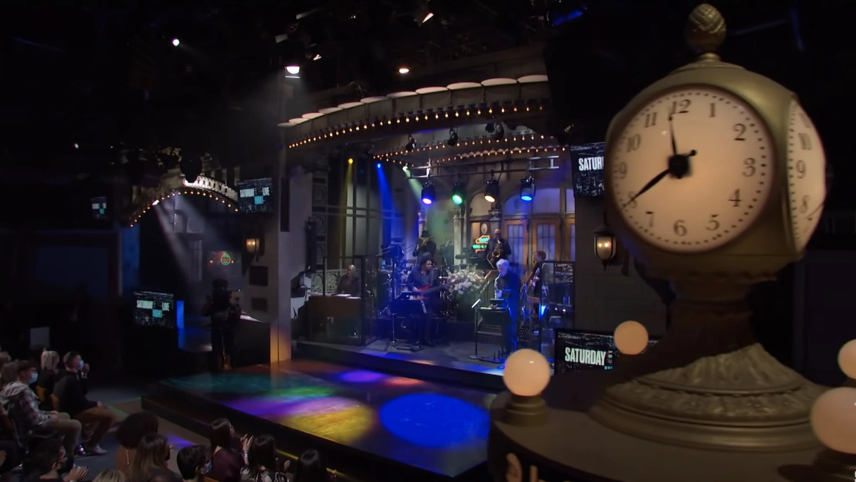 Why the Host & Musical Guest Combo Matters More Than You Think