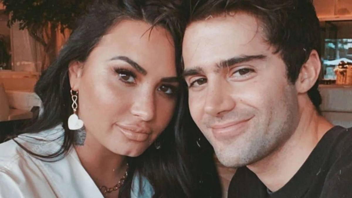 The Whirlwind Romance | A Timeline