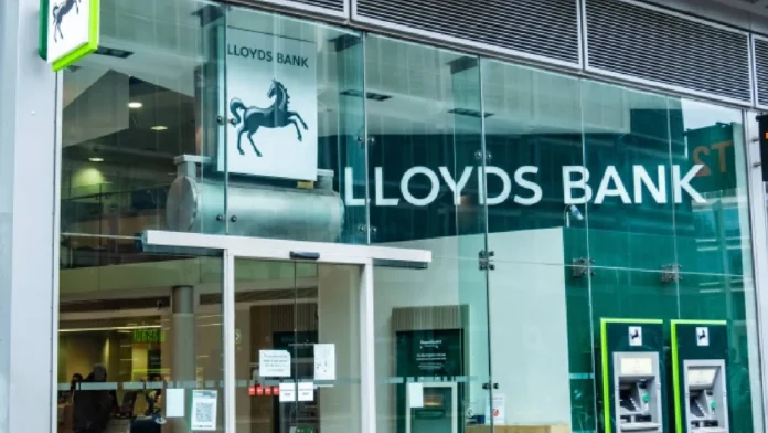 Lloyds Schroders Wealth Venture