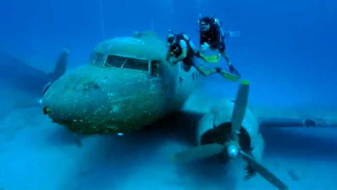 amelia earhart plane found