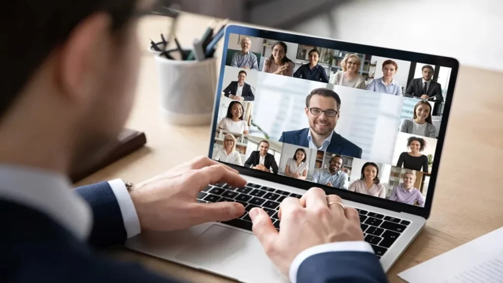 Virtual community management and moderation